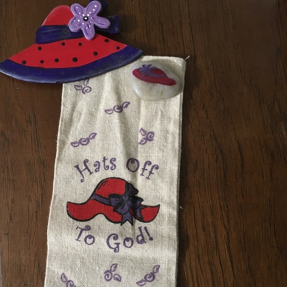 Red Hat Society Cotton blend top & accessories - Picture 12 of 16